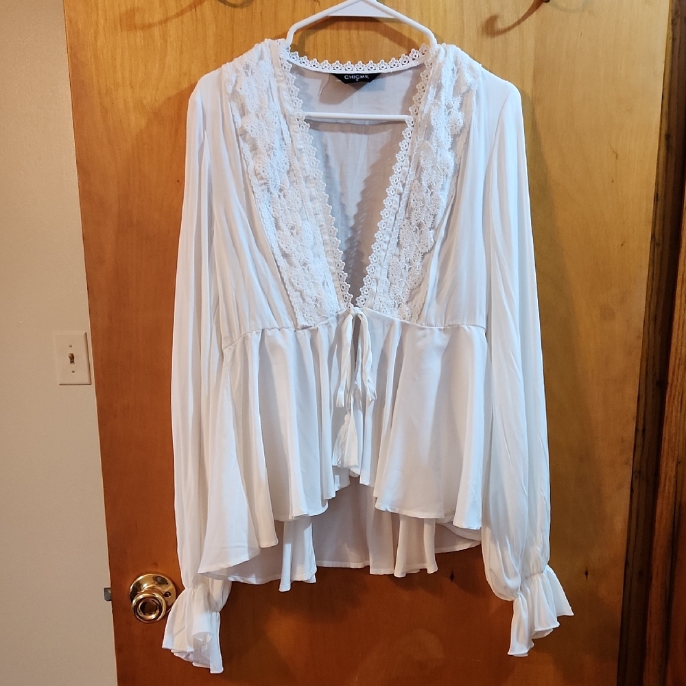 Chic White Lace Detail Blouse